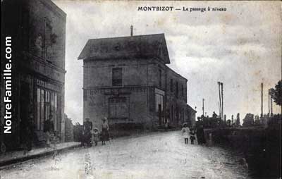 Montbizot.Passage à niveau (2)